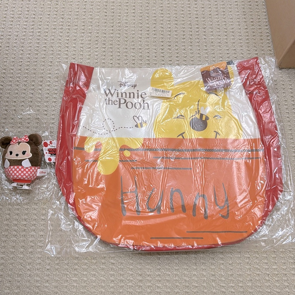 Winnie the Pooh tote bag + minnie mouse tsum tsum keychain